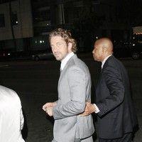 Gerard Butler signs autographs for fans at the 'Machine Gun Preacher' premiere | Picture 84214